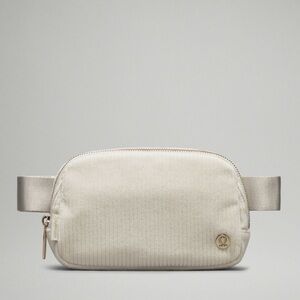 lululemon | everywhere belt bag in corduroy